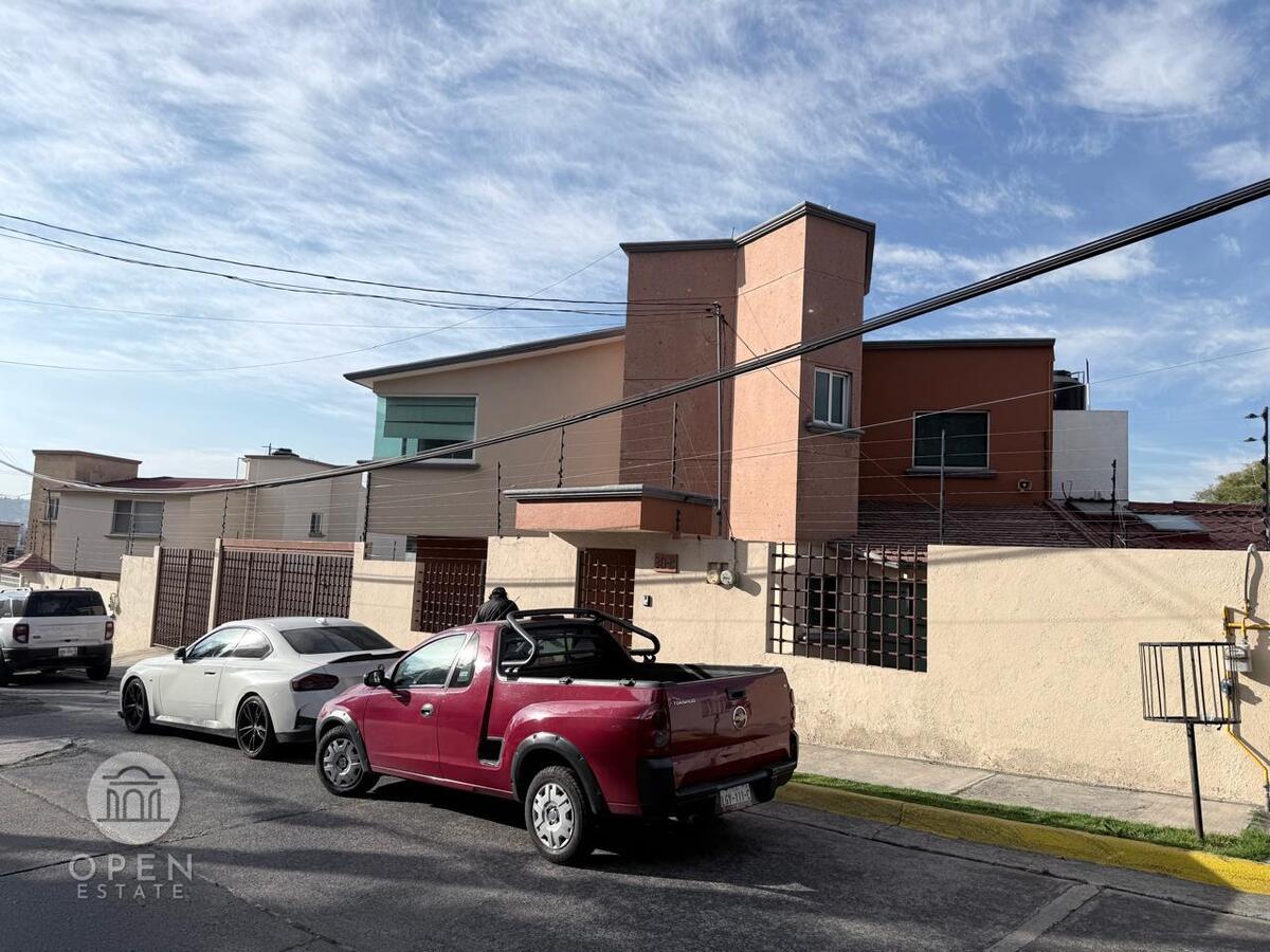 28 de 30: Fachada frontal