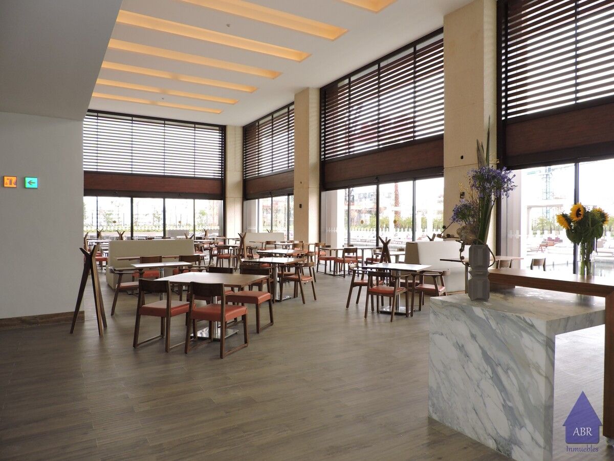 32 de 33: Cafetería