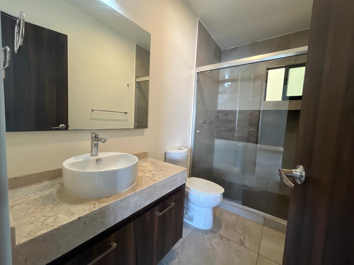 29 de 47: BAÑO RECAMARA SECUNDARIA 1