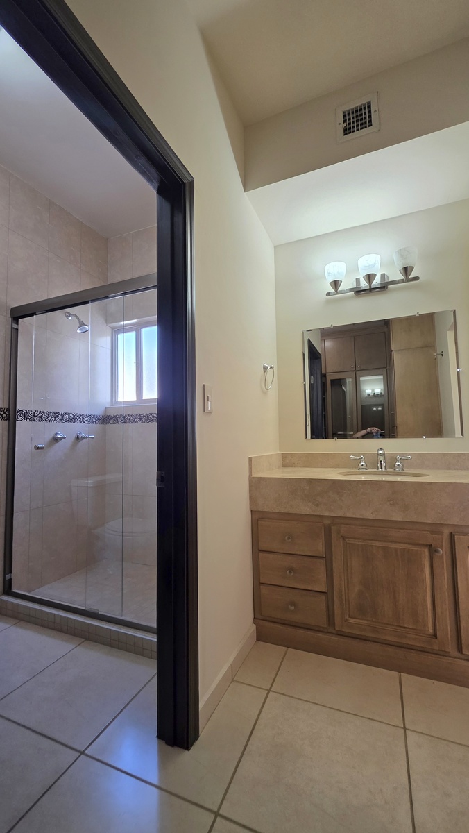 25 of 40: BAÑOS-RIOJA-VENTA-SONORA-CARMEN-LABORIN-INMUEBLE