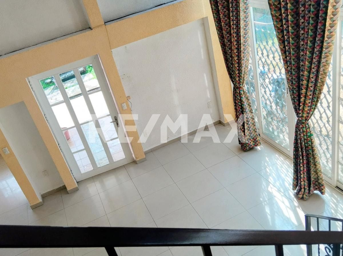 12 de 24: doble altura estancia