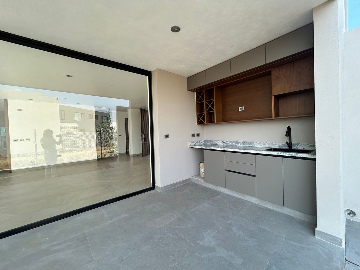 18 de 42: Bar en terraza