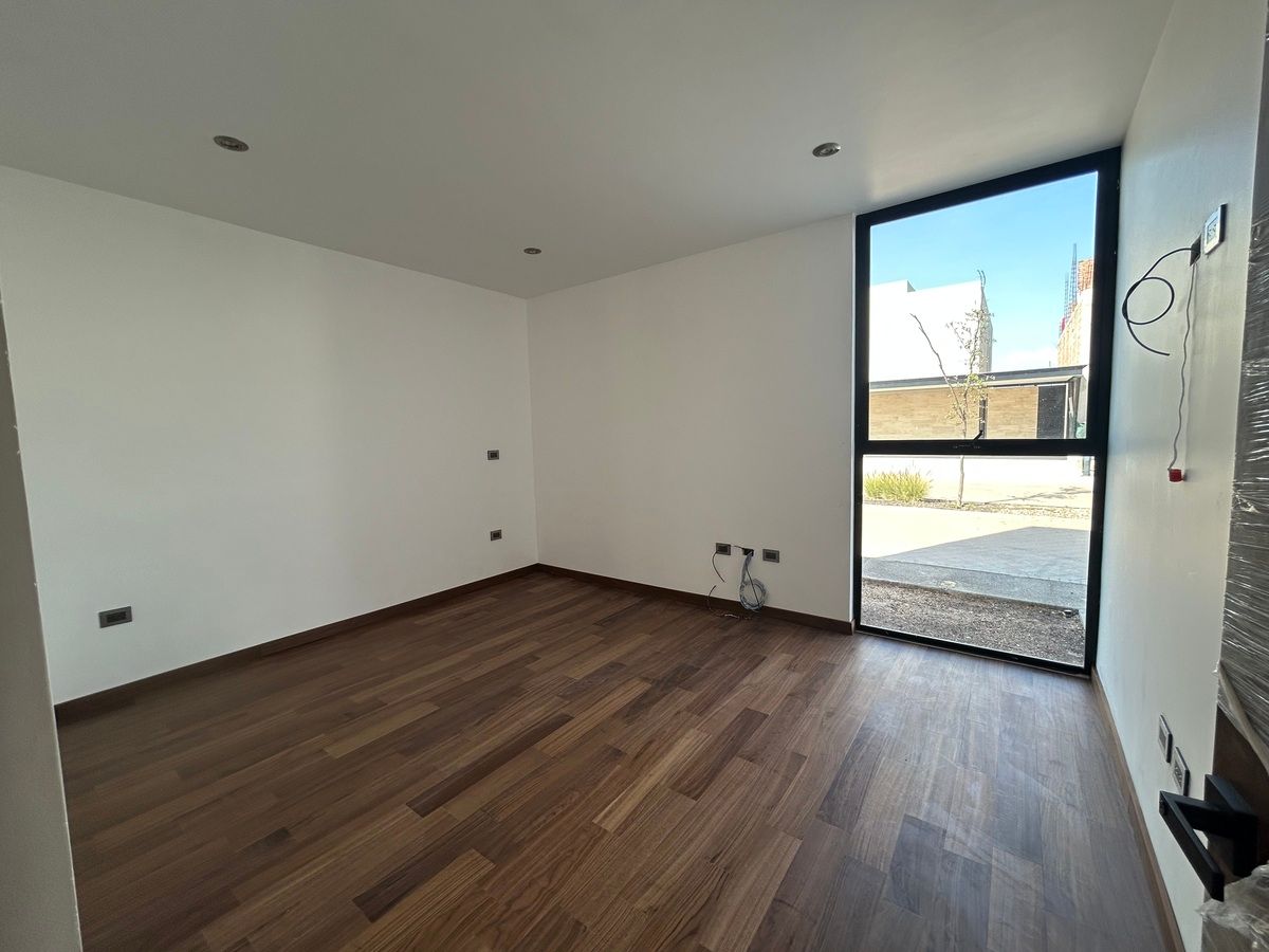 27 de 42: Habitación secundaria