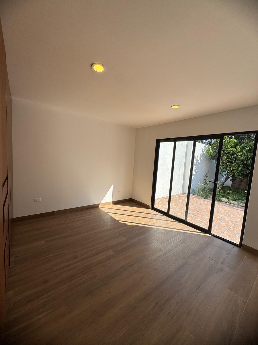 7 of 21: Recámara planta baja