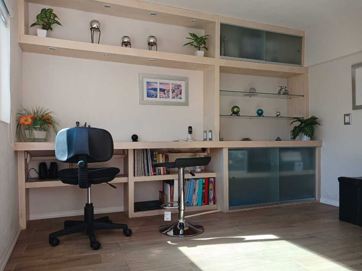 29 de 31: Muebles empotrados en excelente estado