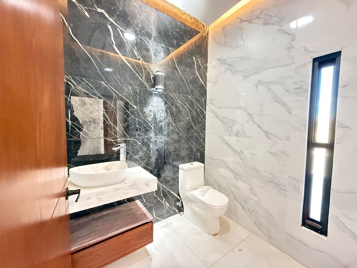 10 de 36: Baño de visitas