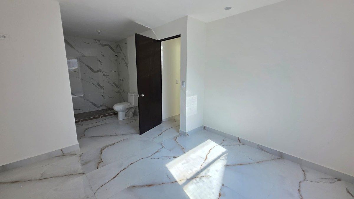 30 de 37: Rec 3 con baño completo