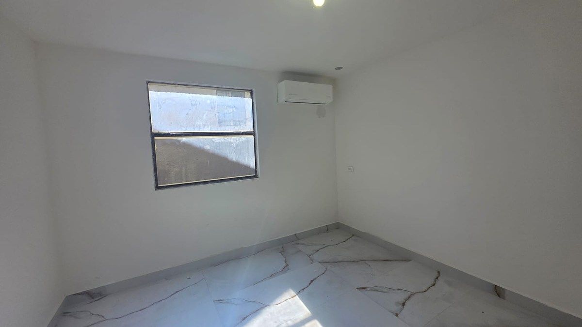 29 de 38: Rec 3 con baño completo