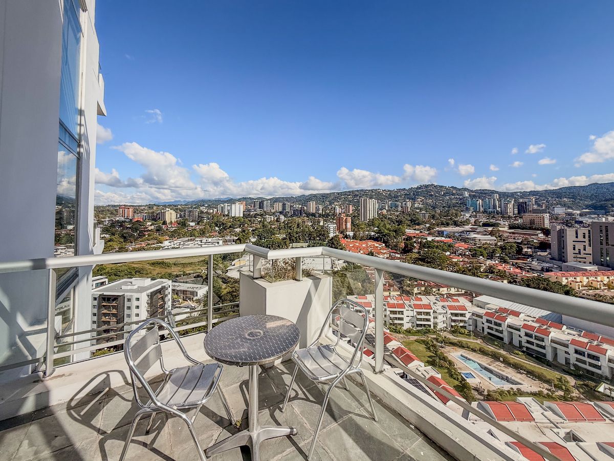 6 de 10: Balcón habitación primer nivel