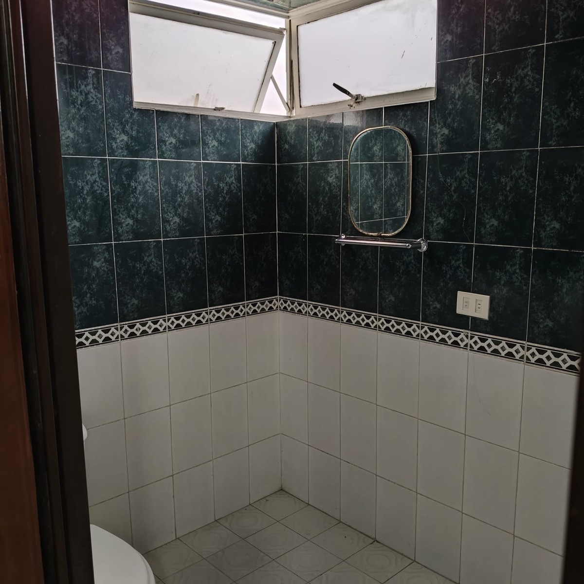 37 of 43: Baño Principal