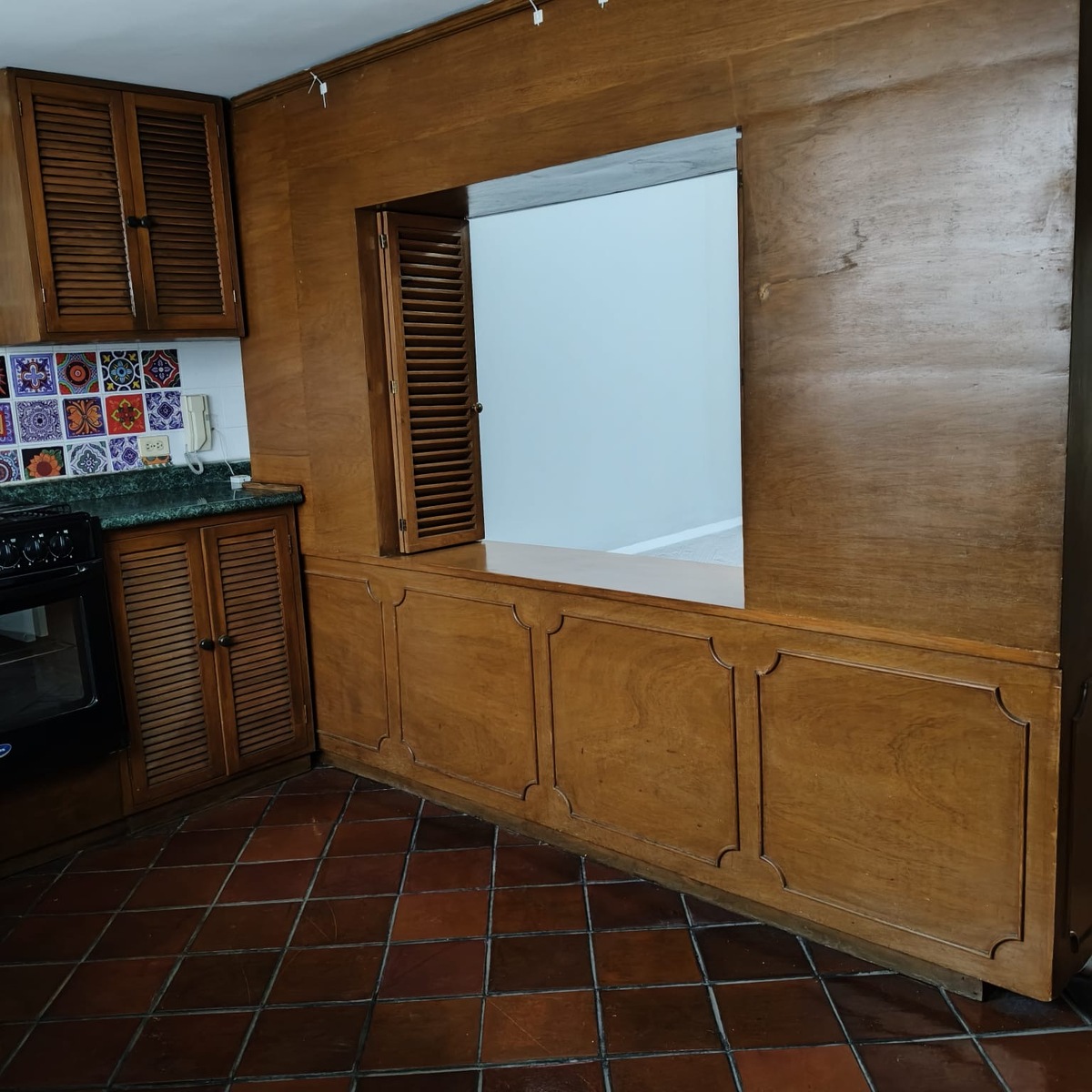 15 of 43: División entre Cocina y ante comedor