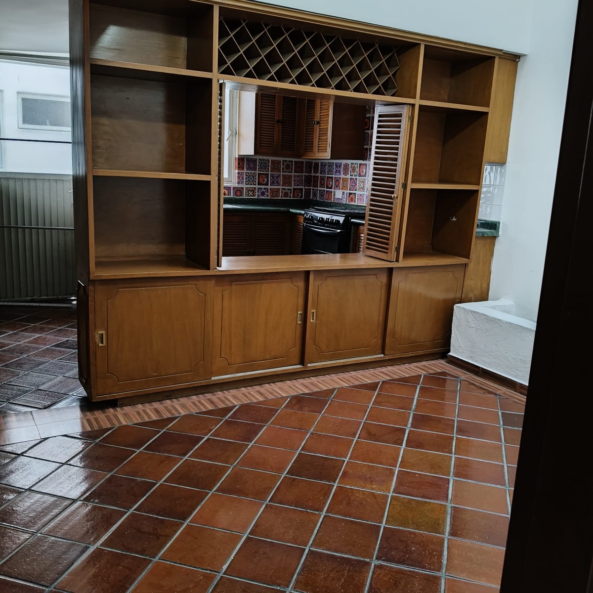 16 of 43: Ante comedor