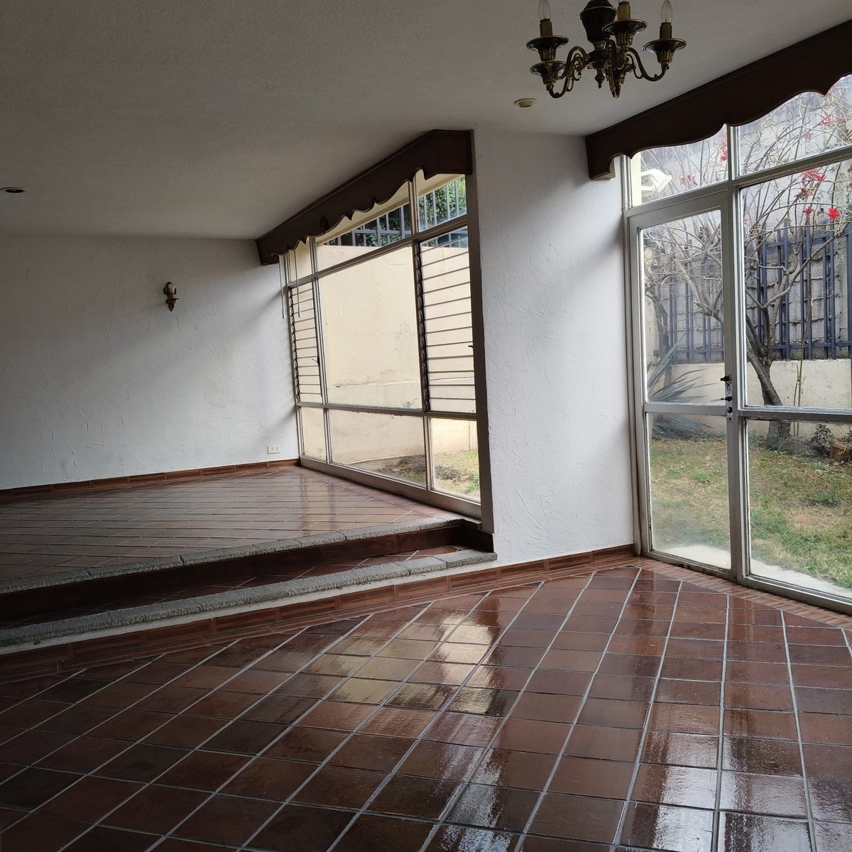 10 of 43: Sala Comedor