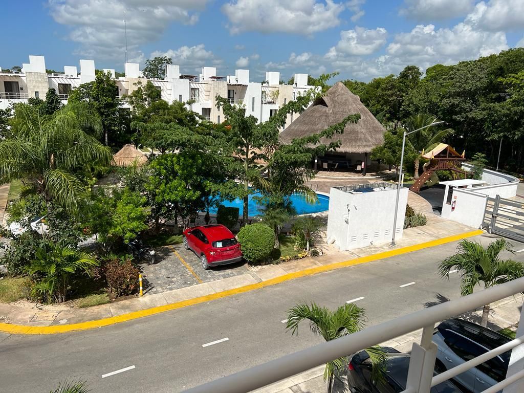 14 de 19: VISTA HACIA LA AMENIDAD DE LA PRIVADA.