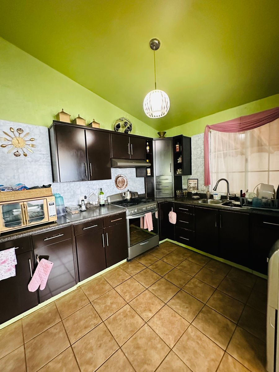 20 of 29: Area compartida, cocina