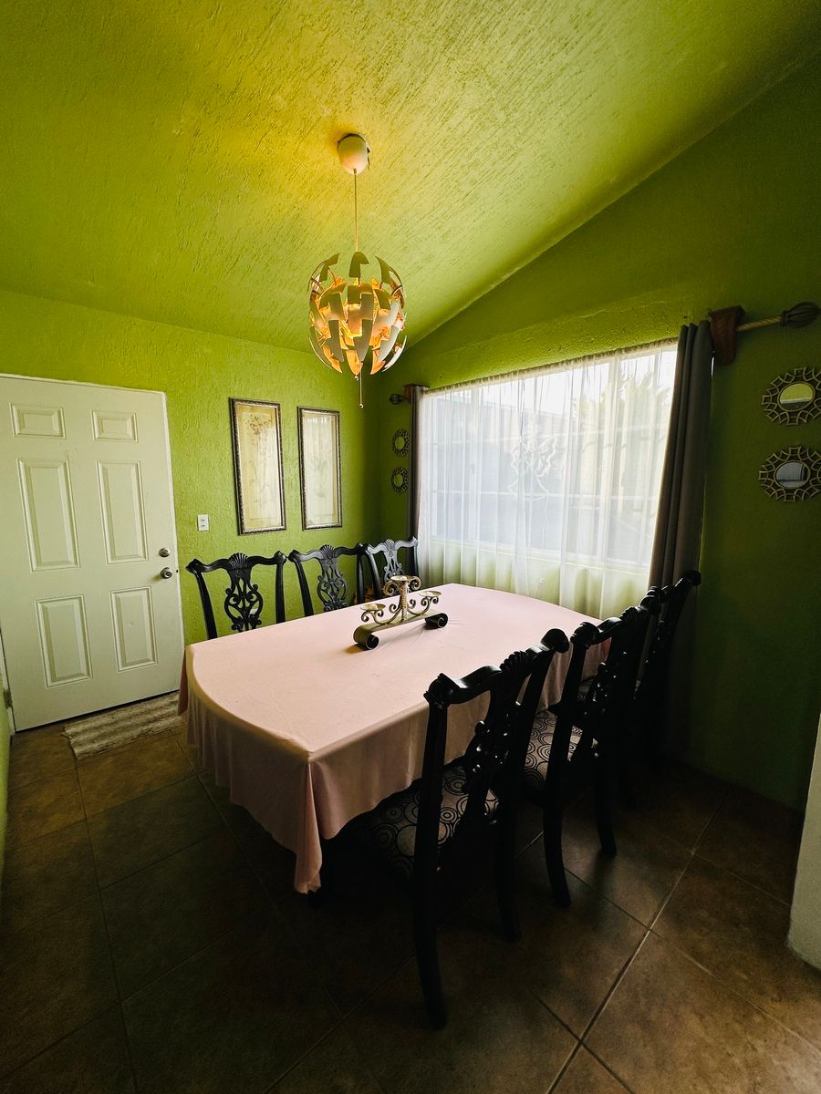 24 of 29: Area compartida, comedor