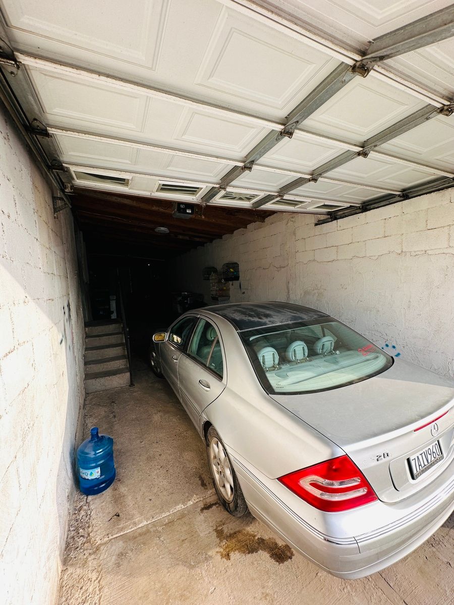 27 of 29: Estacionamiento para 1 auto