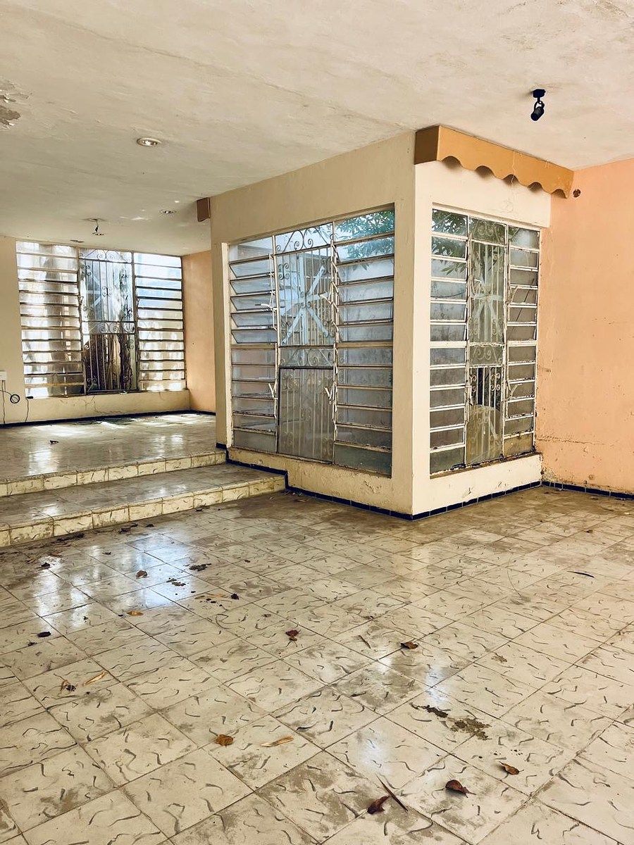 3 de 26: SALA Y COMEDOR MUY ILUMINADOS