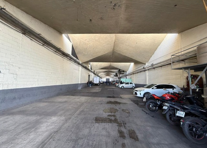 1 de 3: Vista de la profundidad de la bodega