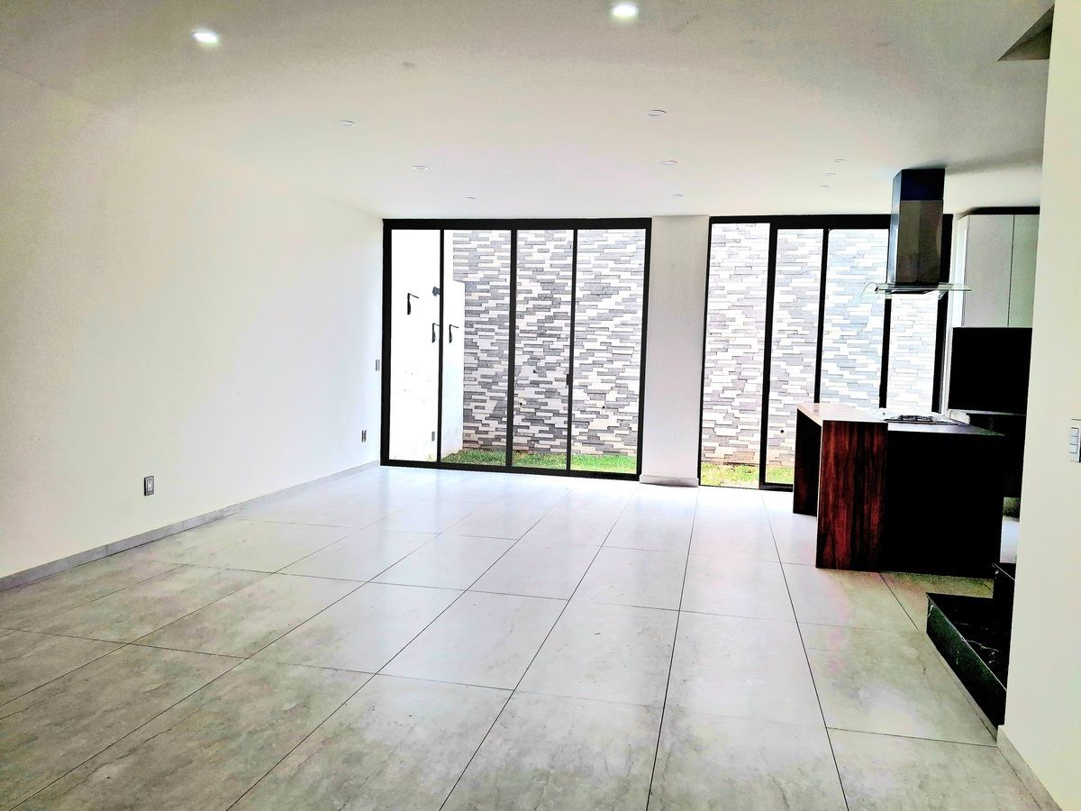 ESPECTACULAR CASA EN VENTA EN SOLARES Y TU FAMILIA FELIZ. - foto 3
