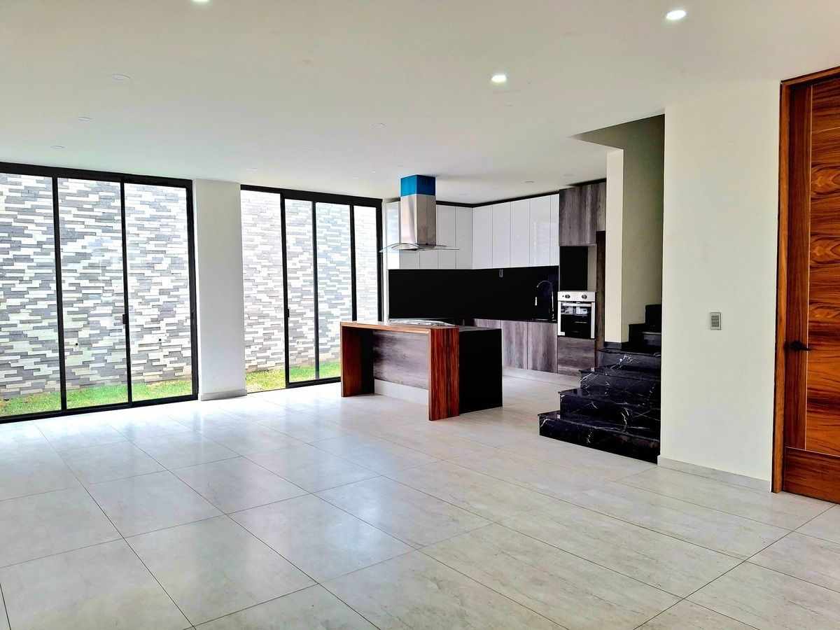 ESPECTACULAR CASA EN VENTA EN SOLARES Y TU FAMILIA FELIZ. - foto 4