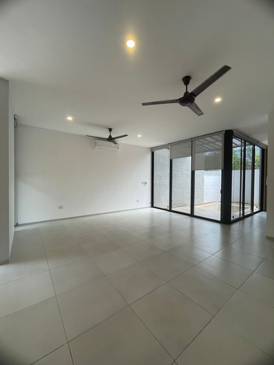 3 de 16: Sala y Comedor