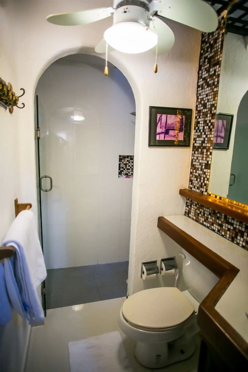 8 de 13: Planta Baja Baño 1