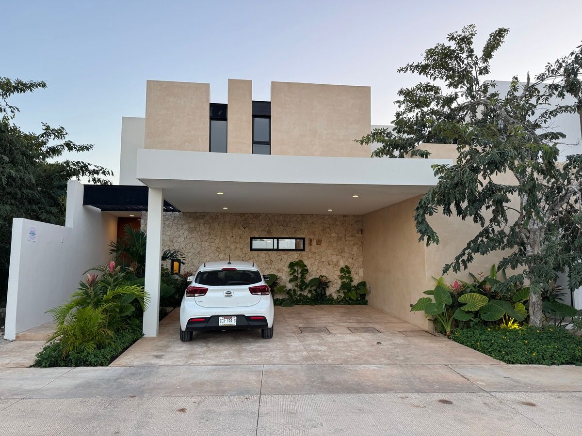 Casa nueva en privada al norte de Mérida, Cholul.