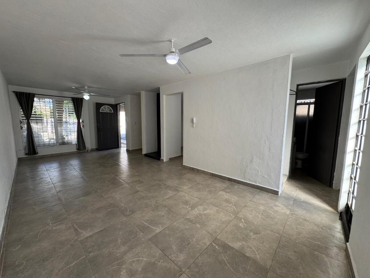 2 de 18: Sala Comedor