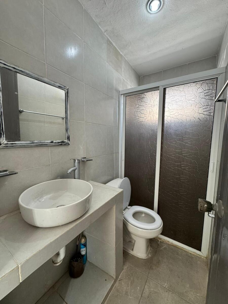 6 de 18: baño planta baja