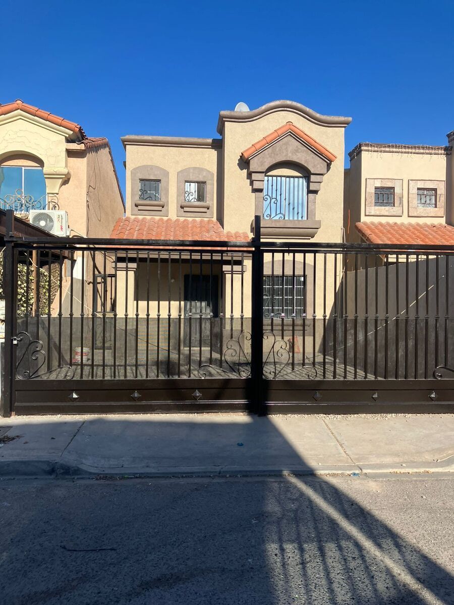 Se vende casa en Gran Venecia (Mexicali, B.C.)