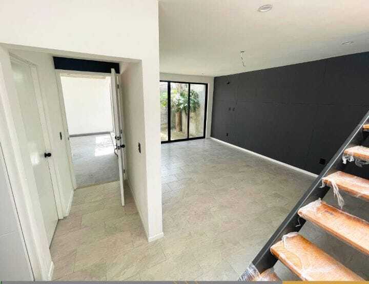 5 de 22: Acceso principal, Sala y Comedor