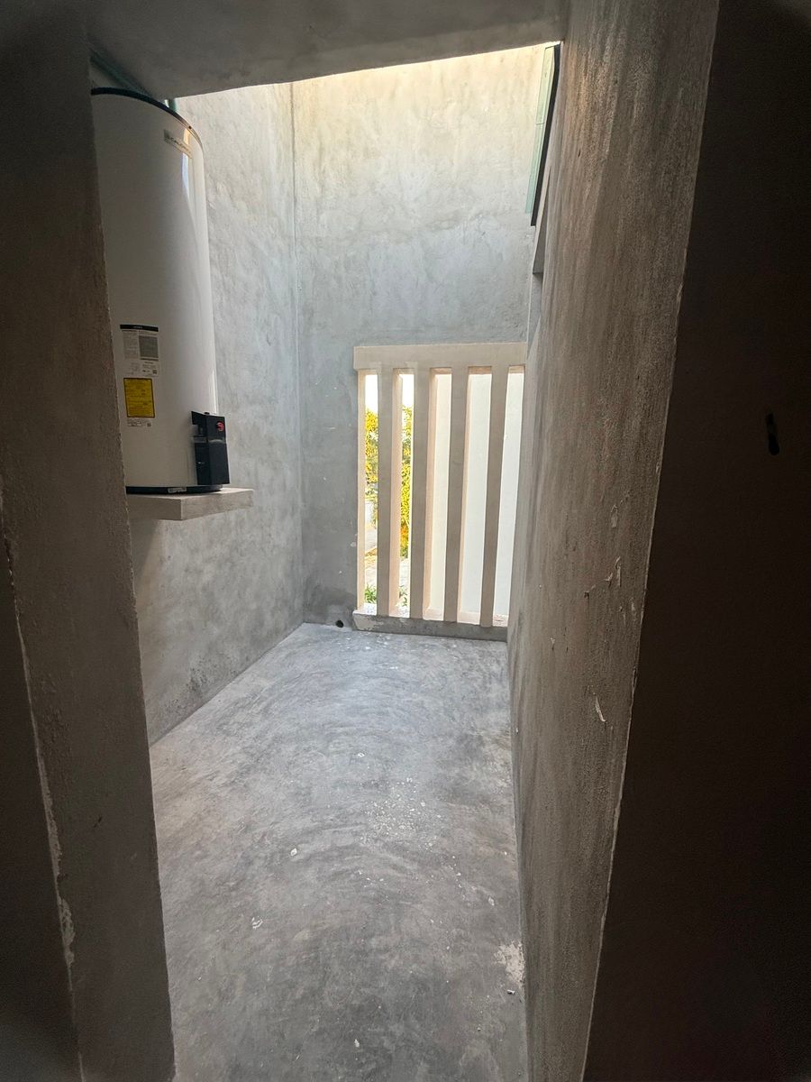 17 de 42: Lavandería y área abierta