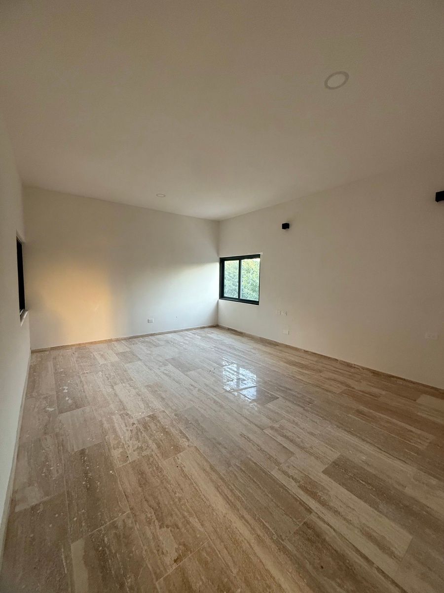 22 de 42: Cuarto principal