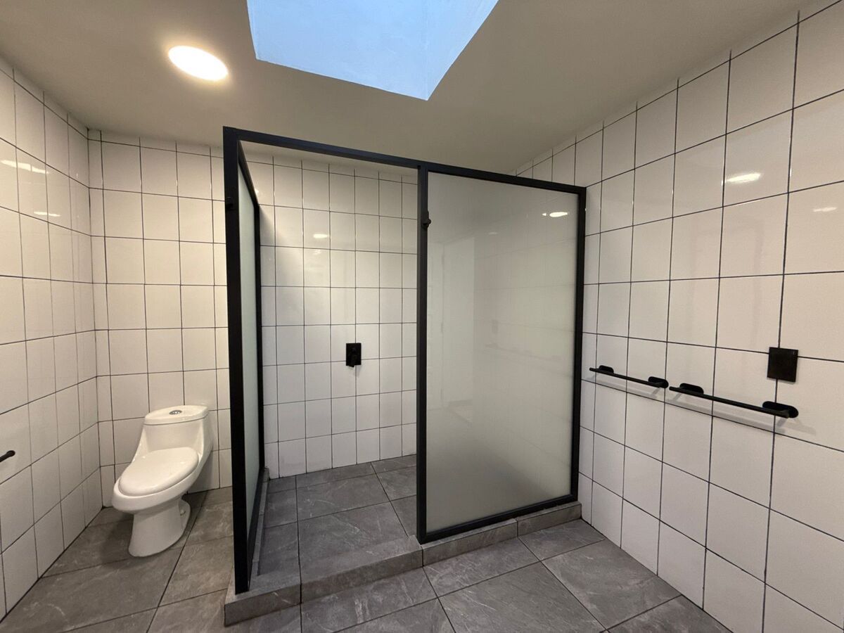 21 de 32: Baño principal