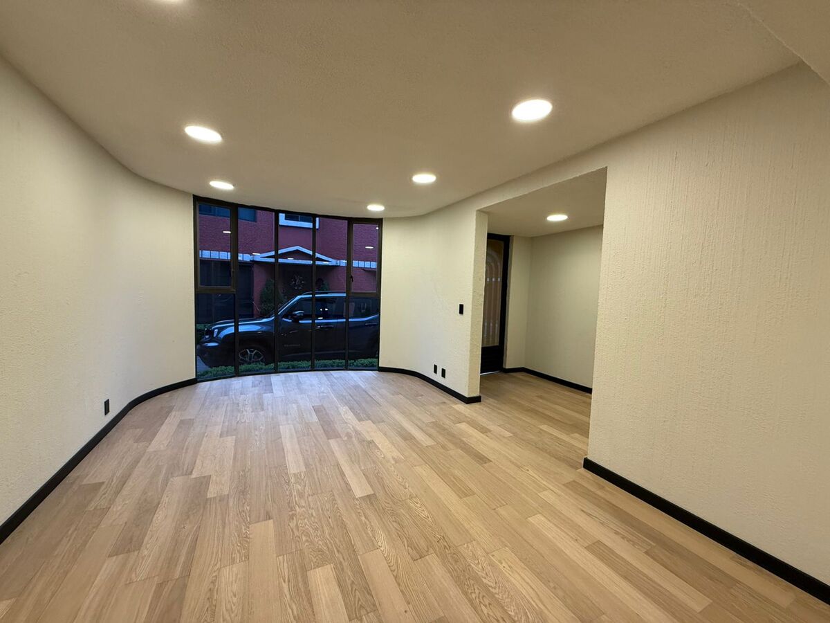 2 de 32: Sala-comedor