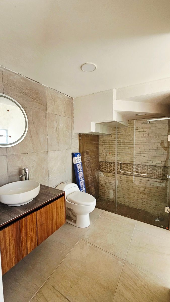 15 de 35: Baño completo  a PB