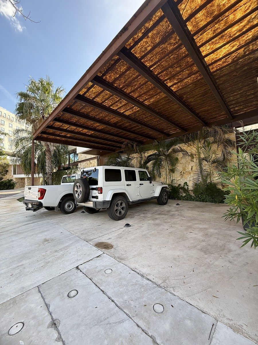 2 de 51: Estacionamiento