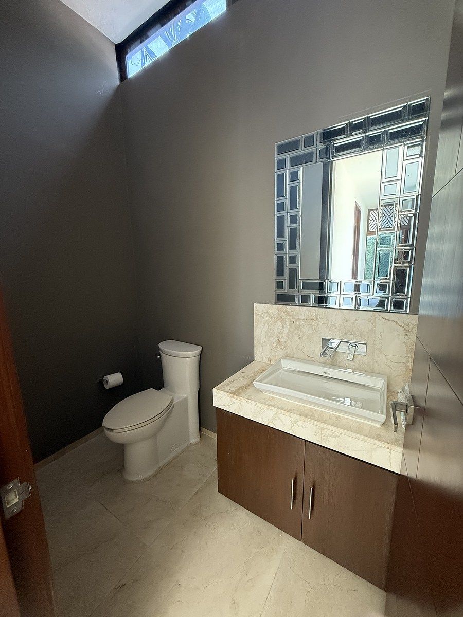 10 de 51: Baño cuarto sec