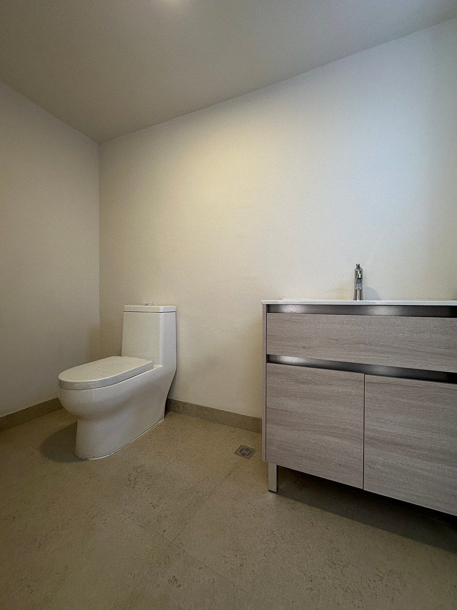 Baño de Visitas, foto 12 de 28