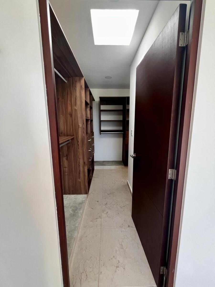 6 de 20: Closet Vestidor