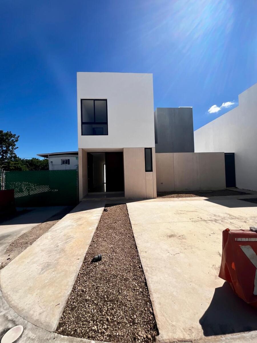 1 de 20: Fachada Principal