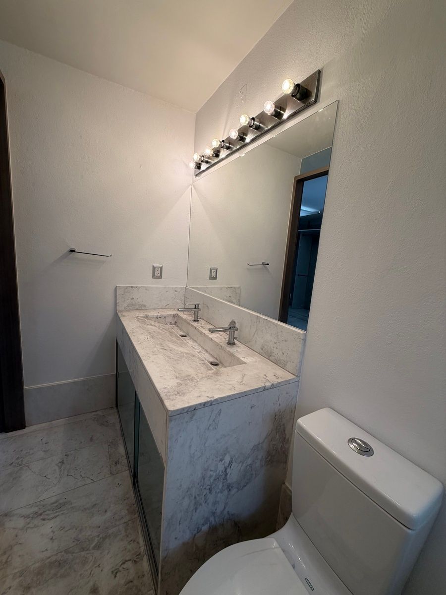 23 de 28: Baño completo