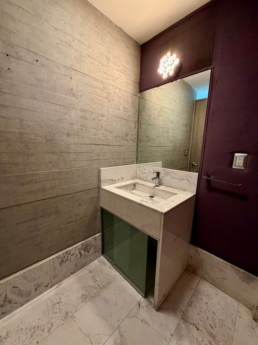 26 de 28: 1/2 baño de visitas