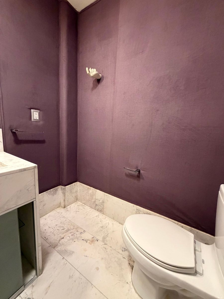 27 de 28: 1/2 baño de visitas