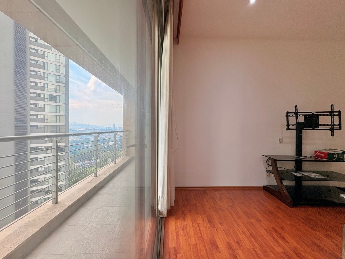 6 de 24: Recámara con acceso a la terraza