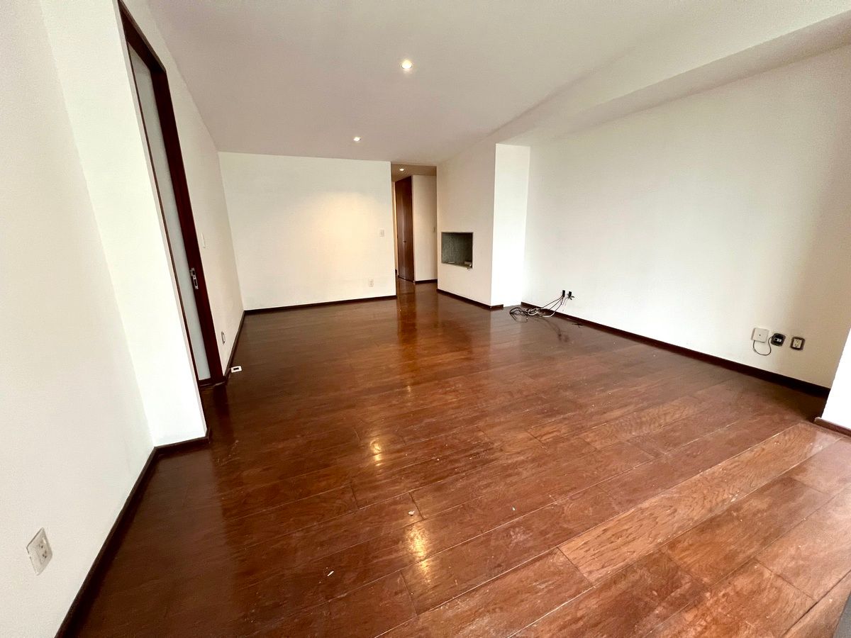 14 de 34: Family room