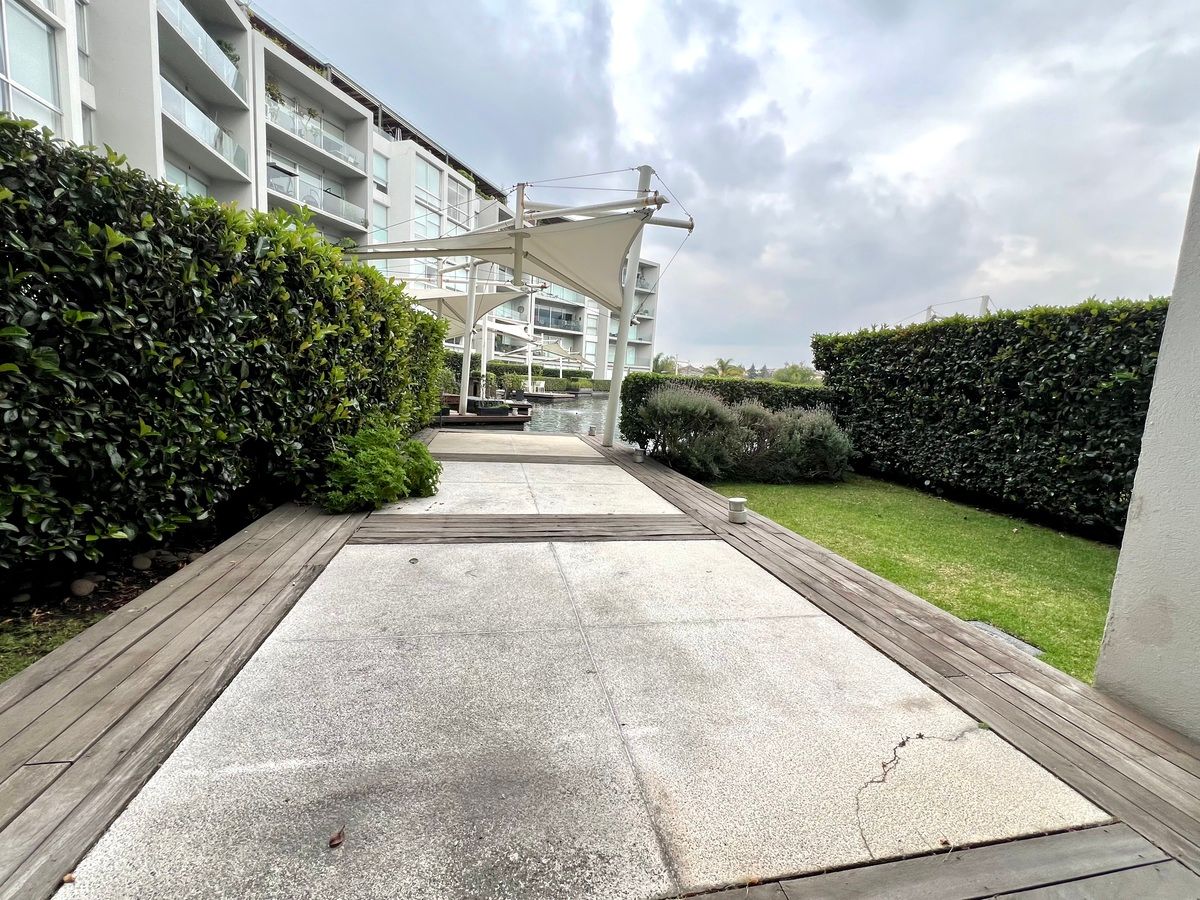 4 de 34: Muelle-jardin