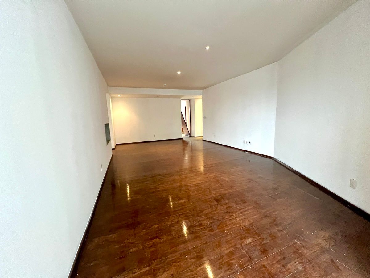 4 of 34: Sala-comedorn