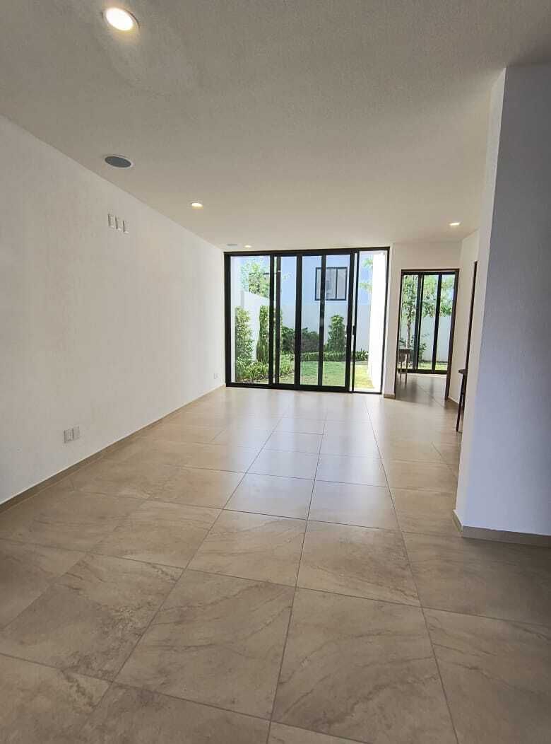 7 of 19: Sala-comedor